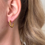 Small Twist Hoops