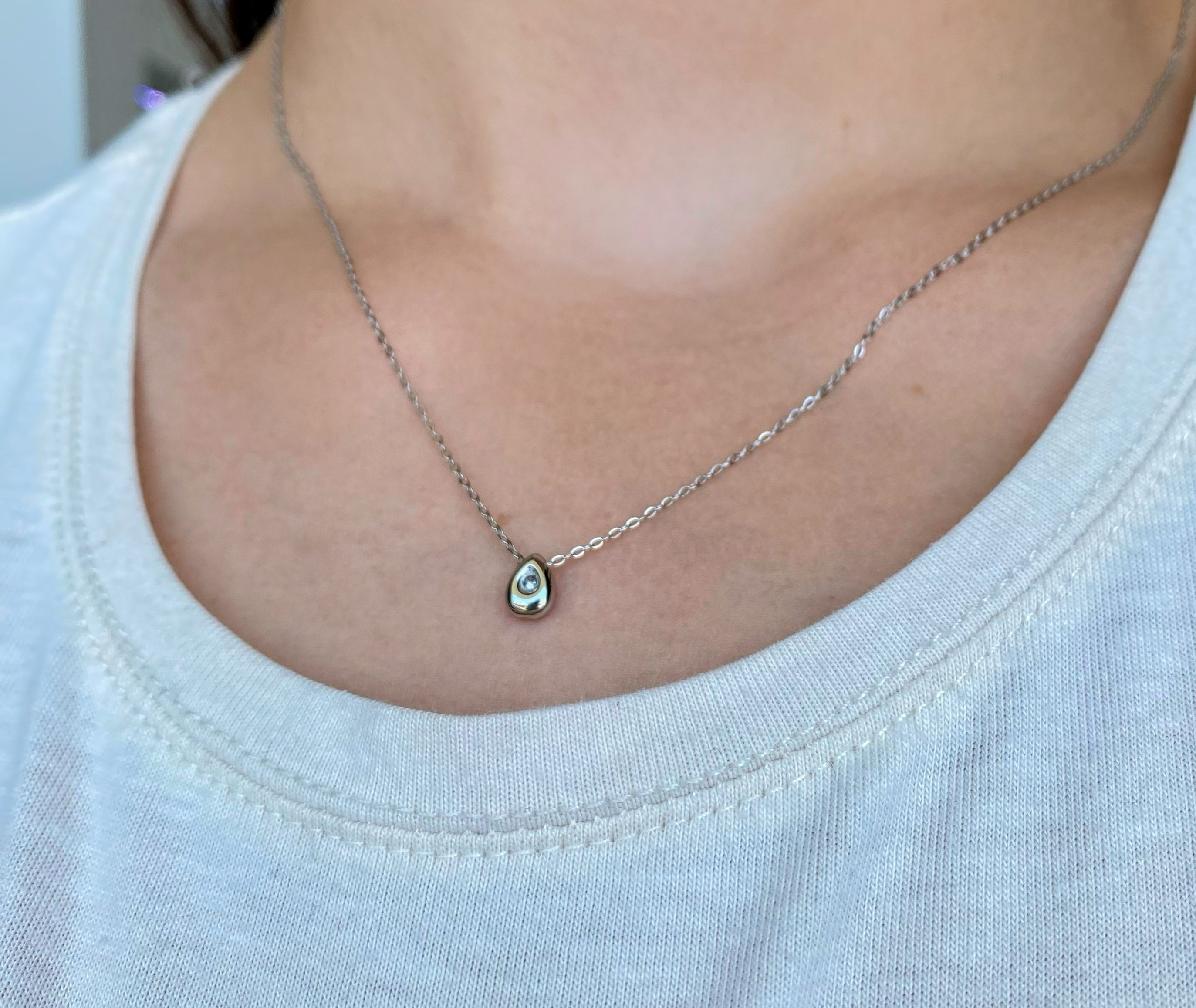 Dainty Teardrop Necklace