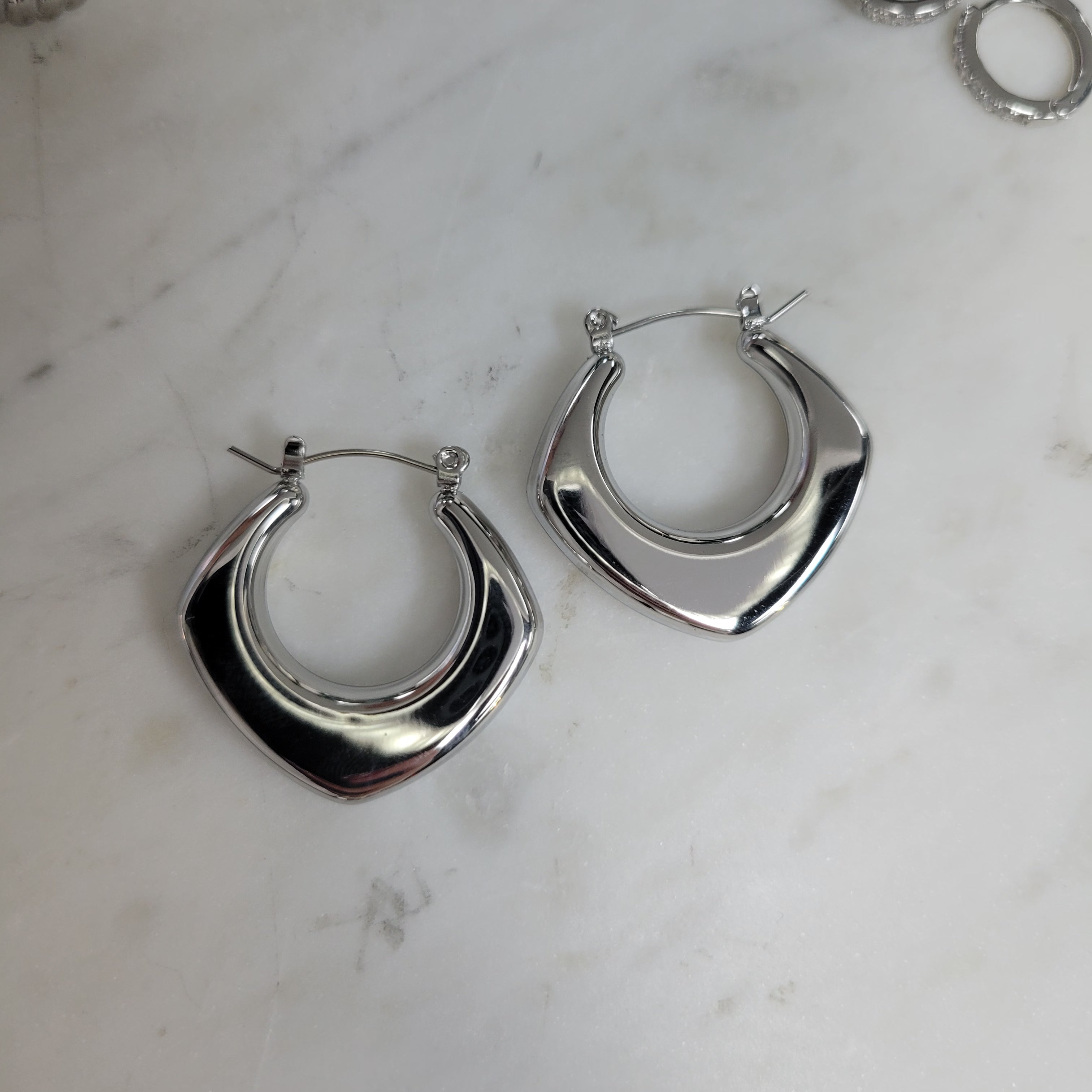 Chunky Square Hoops